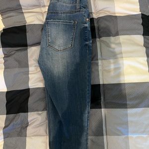 Celebrity pink skinny jeans